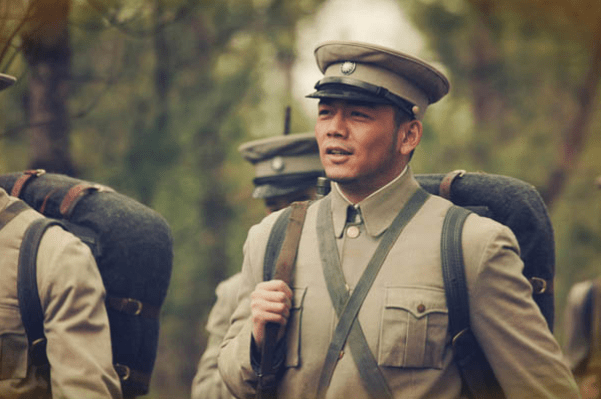 杨烁变成小包总，跌落的口碑到底是回不去了