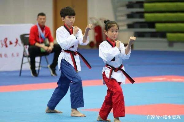 太极一章二章怎么打，太极第二章怎么打视频（2020年涟水县首届跆拳道品势网络公开赛火热来袭）