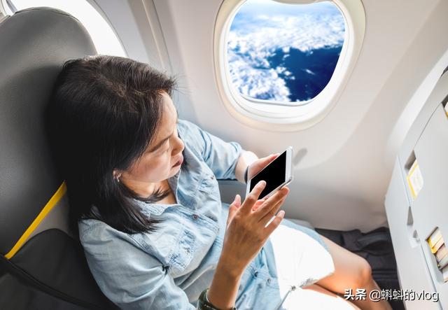 飞机上充电宝允许带多大毫安的，飞机允许携带多大的充电宝（坐飞机可不可以带充电宝）