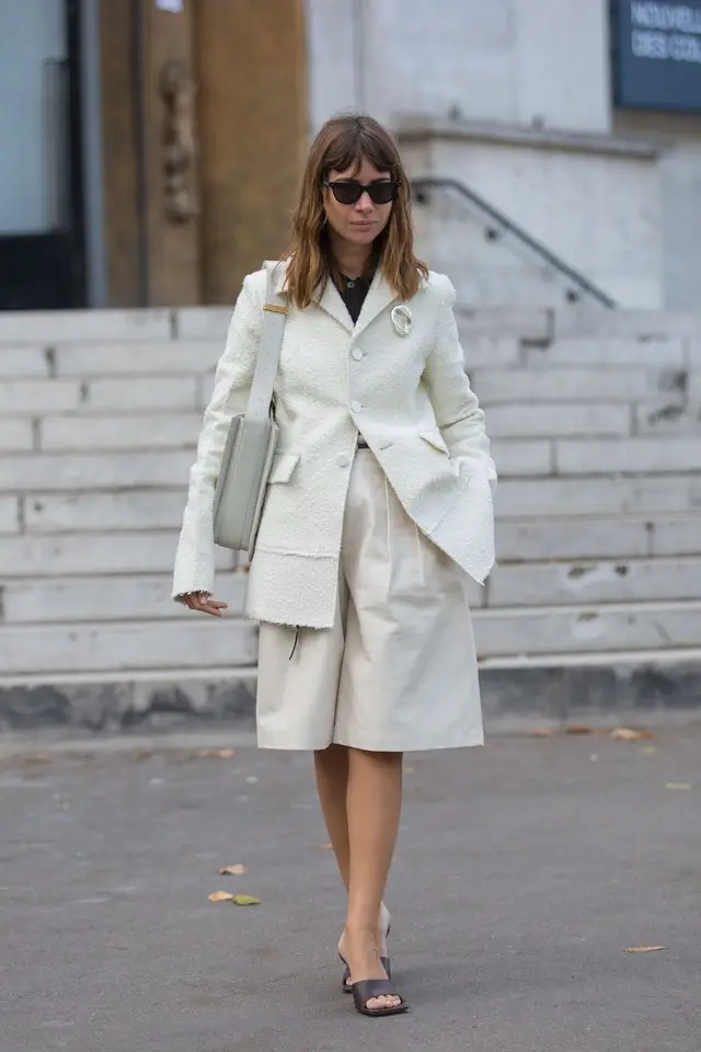 腿粗穿什么短裤，腿粗应该穿什么样的短裤（显瘦竟靠一条“大短裤”）