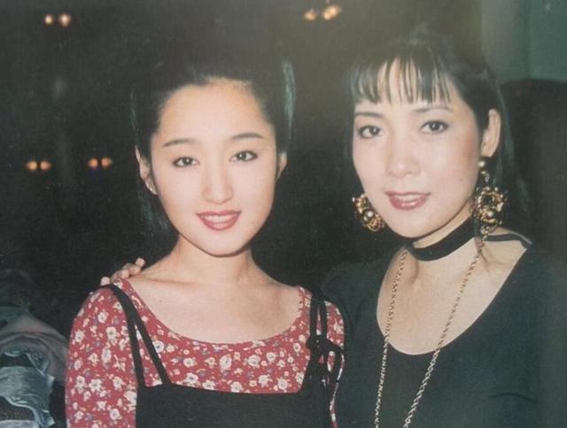“甜歌皇后”杨钰莹和她的第一个男朋友：爱情，可以很纯洁