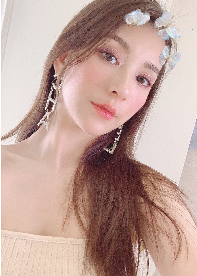 潘玮柏老婆是谁，潘玮柏的老婆（潘玮柏结婚扯出“天王嫂培训班”）