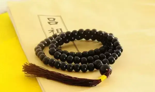 绿幽灵五行属什么，绿幽灵水晶五行属性（你戴的手串是佛教的还是道教的）