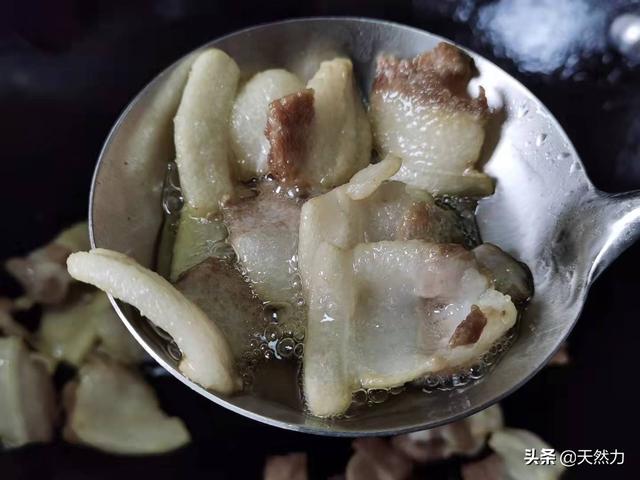 炒肉的做法，辣椒炒肉的做法（湘菜中和辣椒炒肉齐名的肉炒肉）