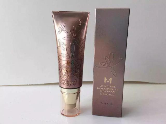 BB霜和气垫BB有什么区别，气垫bb和bb霜的区别（BB霜、气垫、粉底液、素颜霜...这些底妆区别在哪）