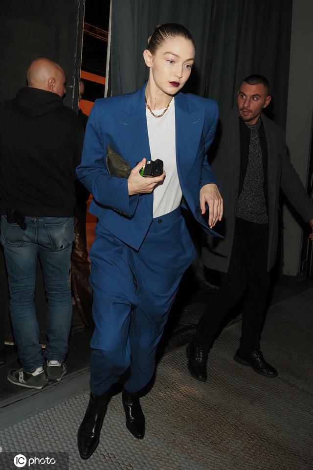 藏青色是什么颜色的图片,藏青色是蓝色吗_藏青色是什么颜色头发(Blue藏青色优雅又有格调) 藏青色是什么颜色的图片,藏青色是蓝色吗_藏青色是什么颜色头发(Blue藏青色优雅又有格调)