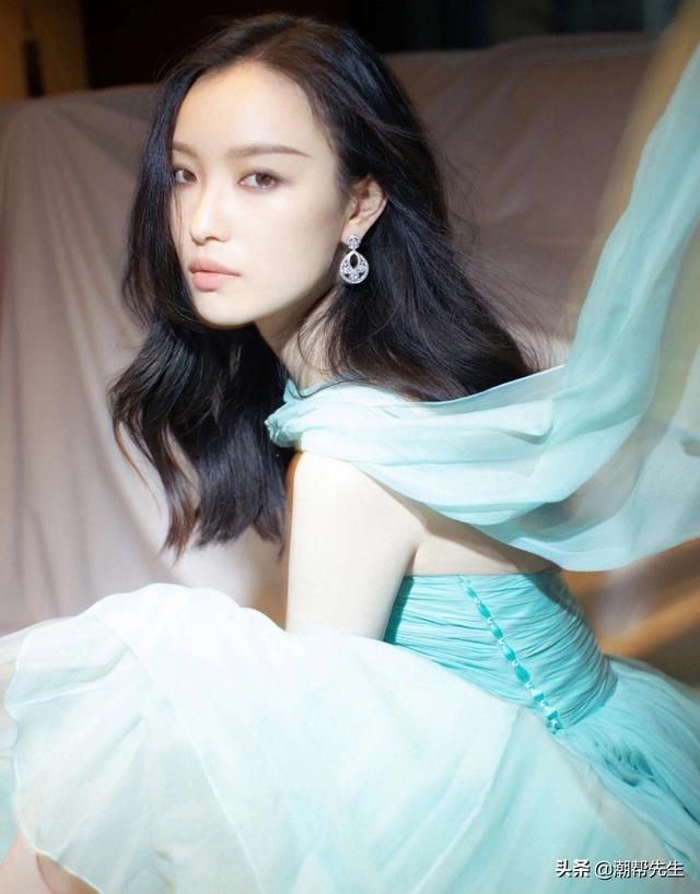 高级氛围感女生头像，新年氛围感女头微信（高级）微信（试试范冰冰姚晨都爱的“富家女头”）