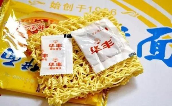 公仔面和方便面的区别，公仔面和方便面的区别是什么（只因它平价却温暖人心）