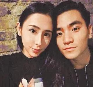 张艾嘉儿子王令尘庆生，与超模游天翼相拥秀恩爱，热恋四年很甜蜜