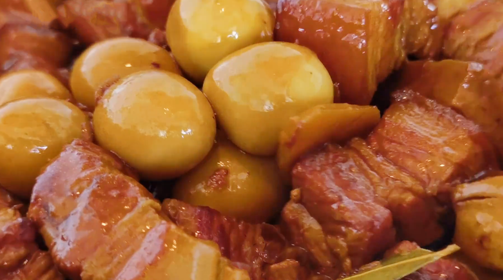 【五花肉煲鹌鹑蛋】做法步骤图 一次5斤不过瘾 真香-起舞食谱网