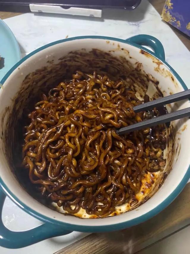 三养炸酱面好吃吗，正宗炸酱面的调料配方（种草丨方便粉面囤货指南）