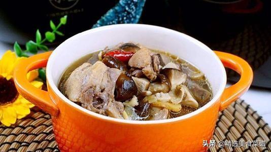 用微波炉怎么烤香菇好吃，如何用微波炉烤香菇（教你用微波炉做香菇炖鸡）