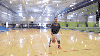 篮球过人投篮技巧，篮球,过人技巧（新手也能轻松学会）