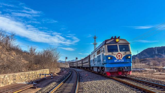 坐着火车去拉萨,从哪坐火车去拉萨风景最好(坐上火车去拉萨)