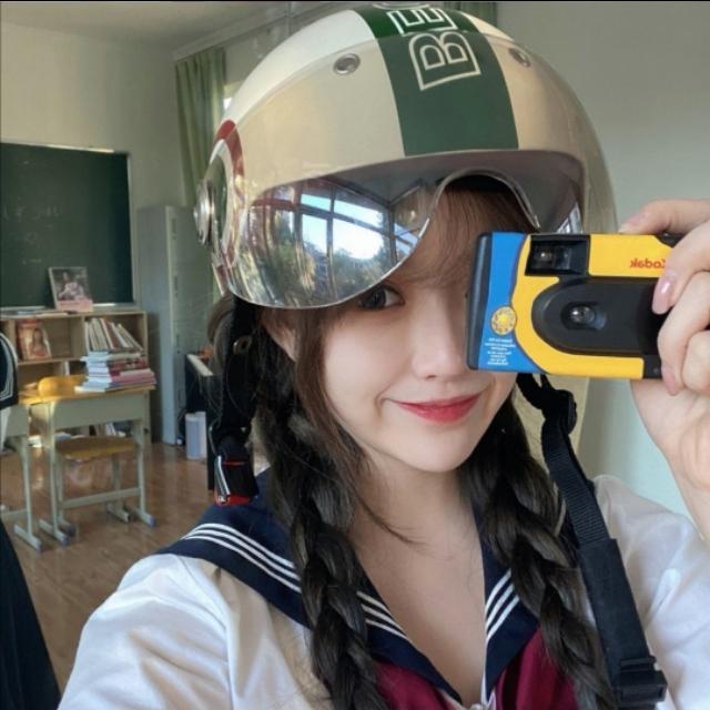 唯美头像女有气质，唯美气质女生头像 无论今天有多糟糕 明天空中还会有新的棉花糖 ٩(๑´0`๑)۶微信（女生头像，你搅散一池星光）