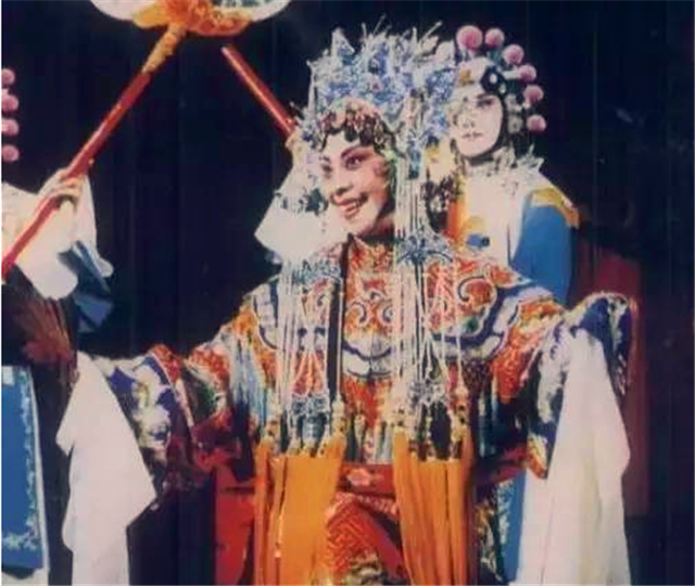 长袖舞名词解释，舞的不仅是娱乐