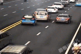 开黄车什么意思，我要开黄车是什么意思（动图警示，飞车为何会上树）