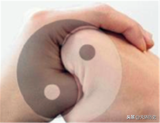 佛家双手合十的寓意，佛家弟子见面时双手合十