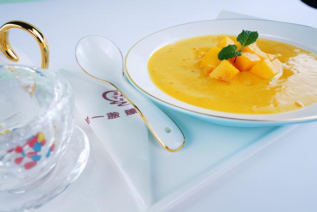 假燕窝和真燕窝区别，真燕窝与假燕窝的区别（如何辨别“真假”燕窝）