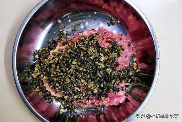 干煸头菜的制作方法，干煸头菜图片（米饭杀手之头菜蒸猪肉）