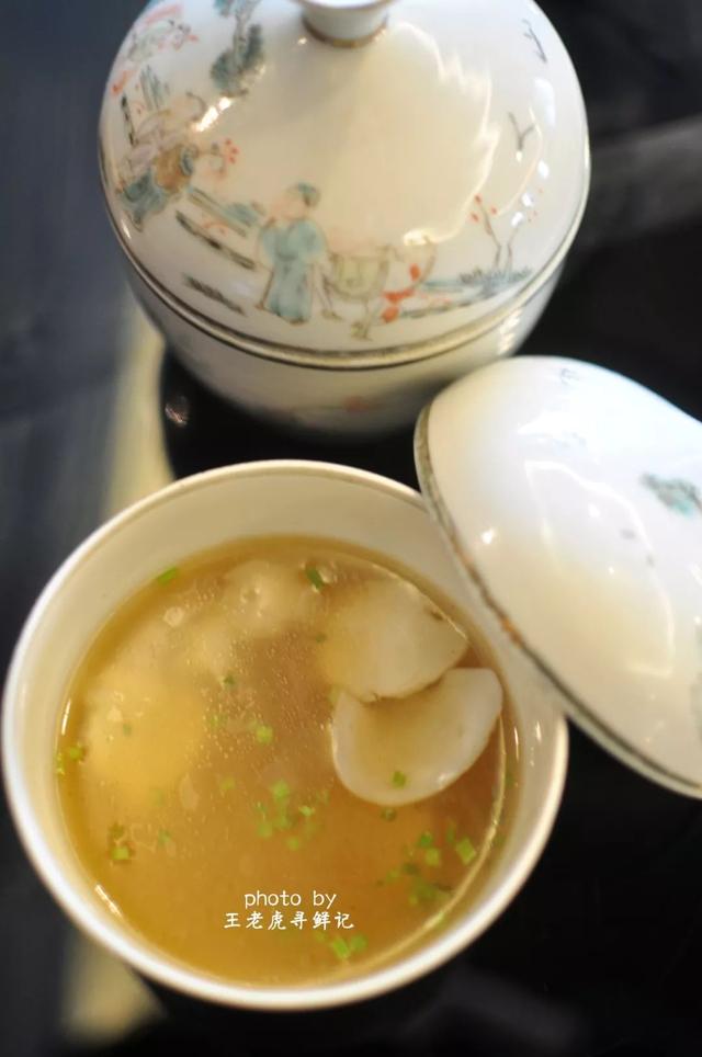 酸辣乌鱼蛋汤做法，一道美妙如花的鲁菜名菜烩乌鱼蛋汤