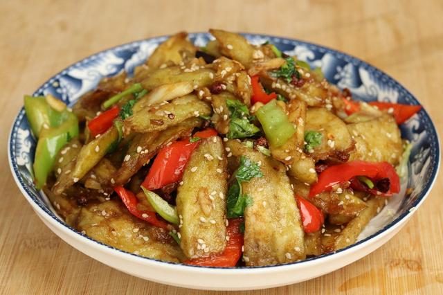 酥脆茄子的家常做法，我家一周吃5次