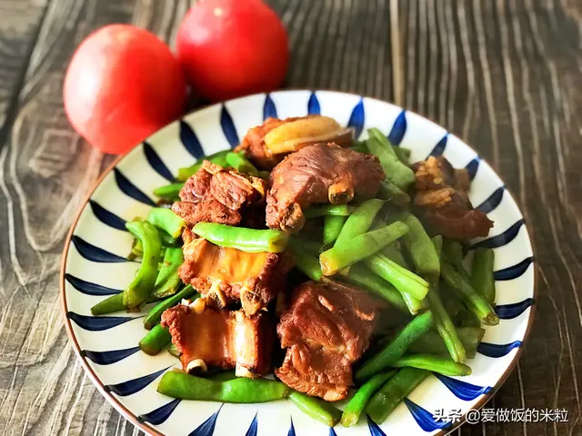 毛豆角怎么煮好吃又是绿色的，毛豆怎样煮才能又绿又好吃（豆角颜色翠绿不发黄）