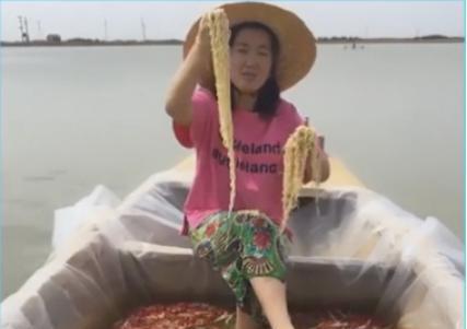 老八吃耙耙完整视频，嗨嗨嗨老八（奥利给鼻祖直播播主老八盘“粑粑”）