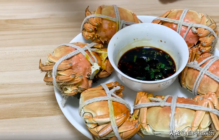 简单又美味的螃蟹做法，几步搞定鲜香诱人，厨房新手也能轻松上手