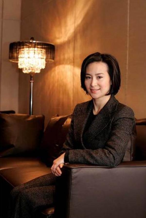 赌王的子女介绍，赌王的老婆及子女介绍（有人落魄到靠脚底按摩为生）