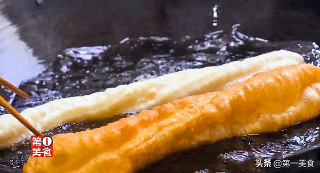 炸油条的做法和配方（早餐师傅商业级炸油条配方和秘诀在这）