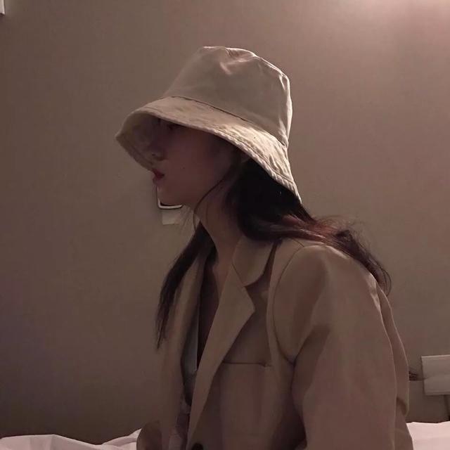 气质女头像迷人，魅力气质女生头像/干净脱俗 温柔上进.微信（知足且上进 温柔而坚定）