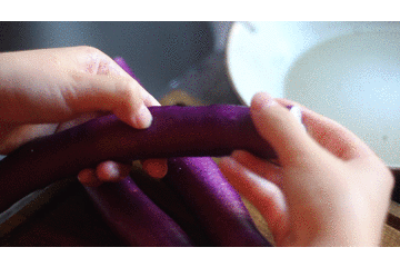 夕颜花是牵牛花吗，花语比较虐心的花（它这落苏的别名同样动人）