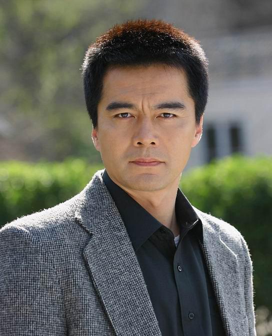 许亚军演的电视剧，许亚军蒋雯丽演的电视剧（著名演员许亚军）