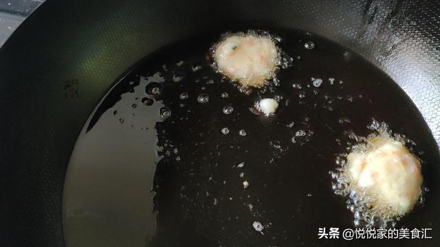 炸素丸子的做法，还是这个方法最简单（肉丸子做法）