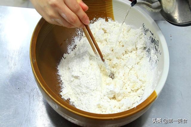 洛馍怎样做不硬，水烙馍怎样做不硬（怎样做才能又薄又软又筋道）