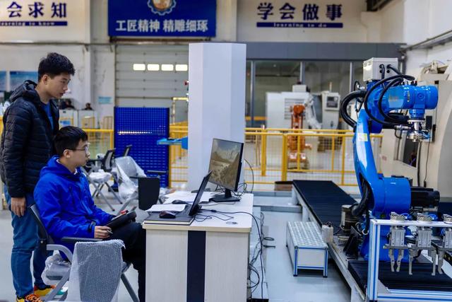 秦皇岛职业技术学院官网，2021年秦皇岛职业技术学院录取结果查询及录取通知书发放时间什么时候收到（“以匠炼技”打造特色职业教育人才培养高地）