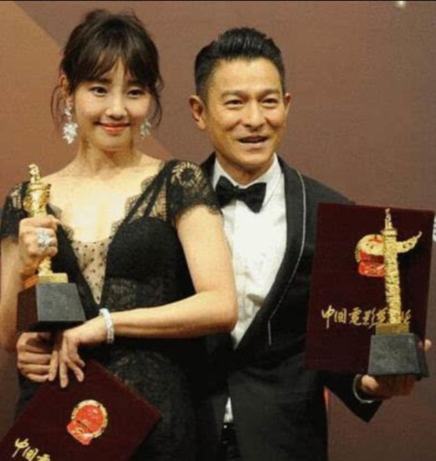 白百合的儿子几岁了，白百合陈羽凡离婚（13岁大儿子让她“别减肥”）