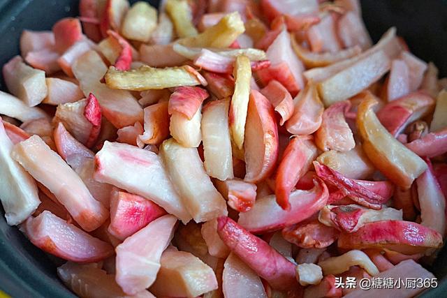 萝卜干咸菜，怎么做萝卜干咸菜（萝卜干这样腌放一年不坏）