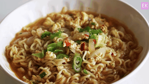 公仔面和方便面的区别，公仔面和方便面的区别是什么（只因它平价却温暖人心）