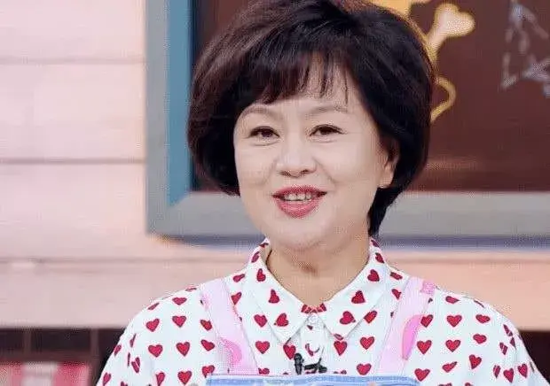 鞠萍的个人资料简介（带儿子再嫁人，与二婚丈夫恩爱多年）