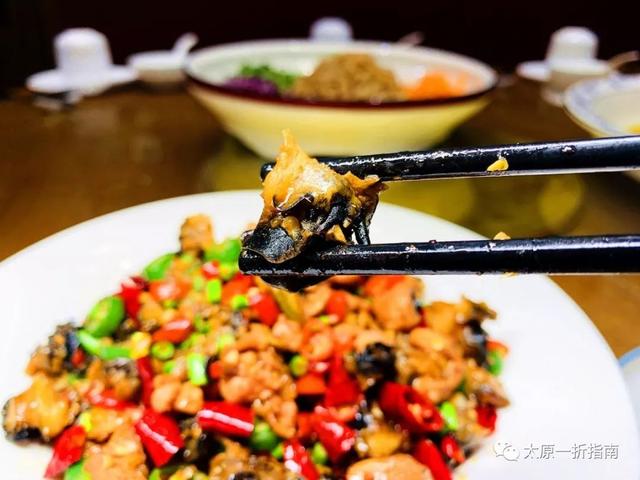 阿瓦山寨鱼头做法，阿瓦山寨鱼头的做法（太原一折指南带你去阿瓦山寨）