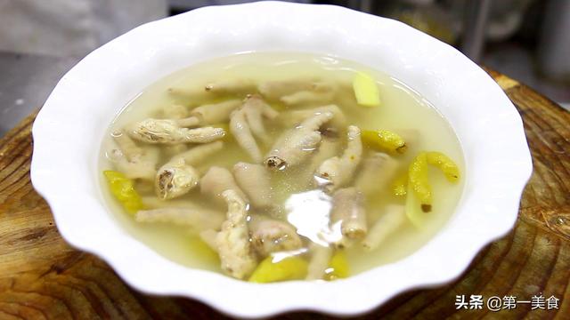 泡椒凤爪什么意思，网络词泡椒凤爪是什么意思（泡椒鸡爪快速简单的做法）