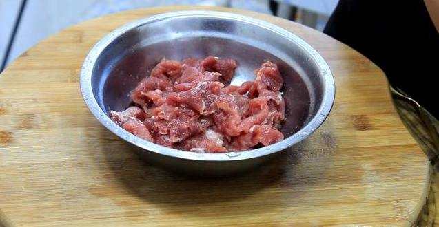 孜然牛肉的做法，孜然牛肉做法详细步骤（正宗内蒙人都知道的孜然牛肉家常做法）