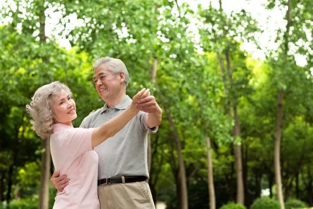 丧偶再婚算二婚吗，八字二婚命离婚再复婚算是二婚吗（据研究：刚丧偶的老年人）