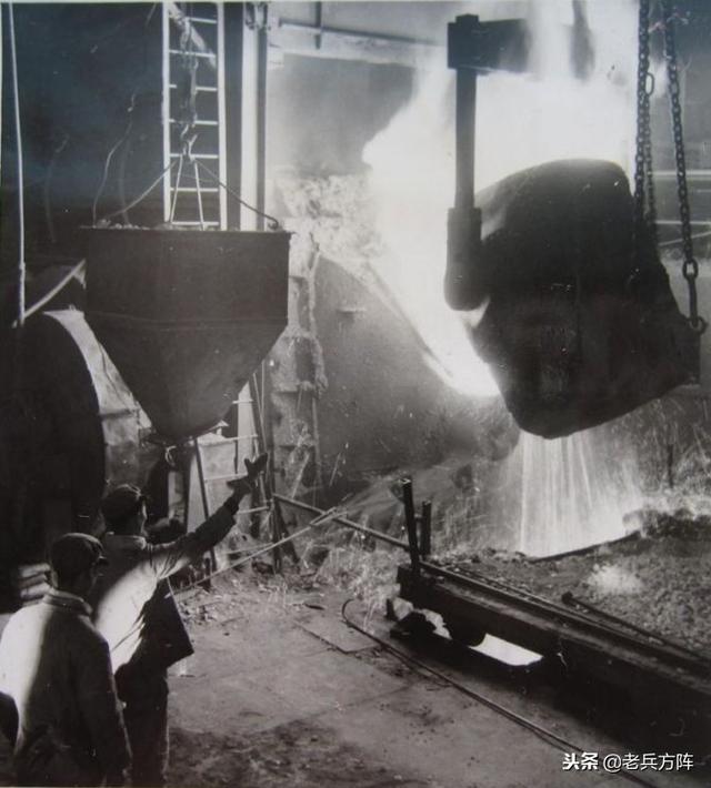 大炼钢铁是哪年，大炼钢铁是哪年下马的（新中国“大跃进”时期工农业生产场景）
