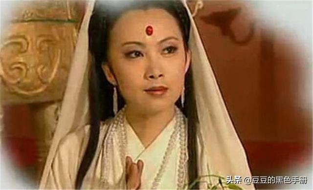 刘涛赞林心如版观音很虔诚，19版观音对比：有的像过家家