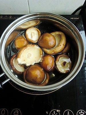 酸辣豆腐汤做法，最简单的豆腐汤（酸辣香菇豆腐汤这样做）