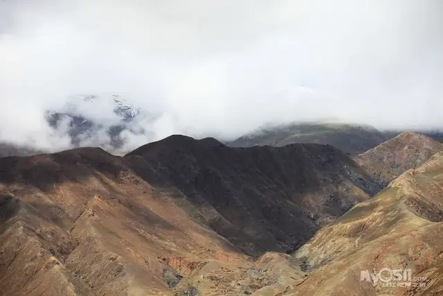 我的家乡在日喀则是什么歌，我的家乡在日喀则是什么歌歌词是什么意思（行走在通天的路上<中>）