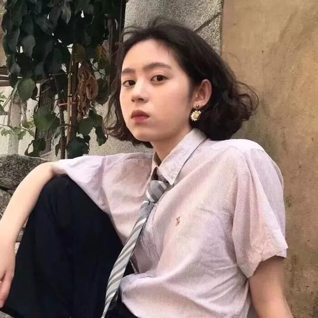 气质女头像迷人，魅力气质女生头像/干净脱俗 温柔上进.微信（知足且上进 温柔而坚定）